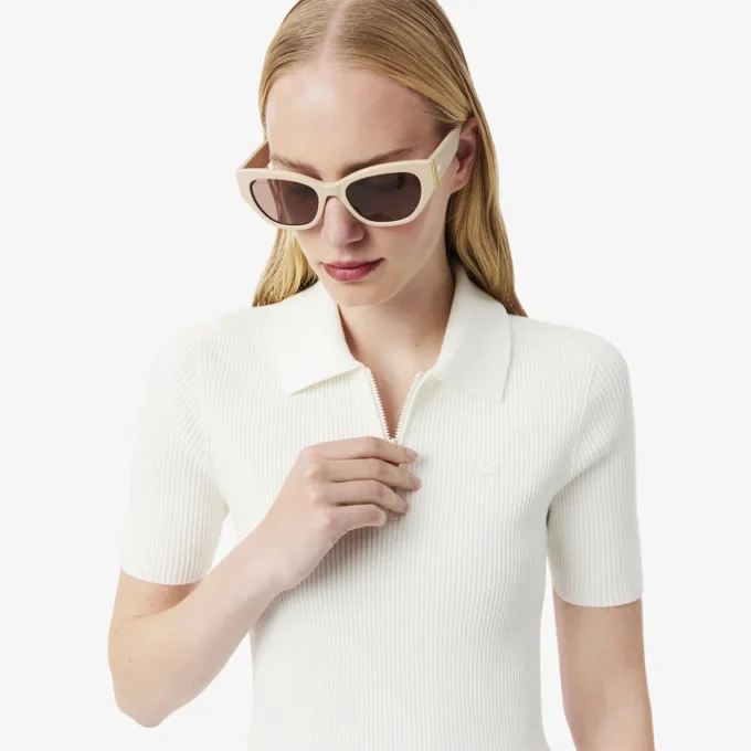 Abito da donna con colletto polo plissettato Abito da donna con colletto polo plissettato