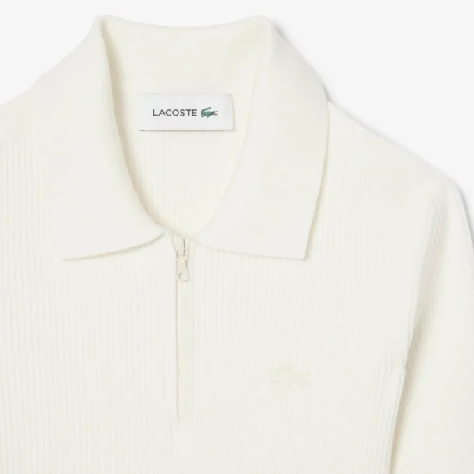 Abito da donna con colletto polo plissettato Abito da donna con colletto polo plissettato