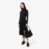 Abito da donna slim fit con collo alto Abito da donna slim fit con collo alto