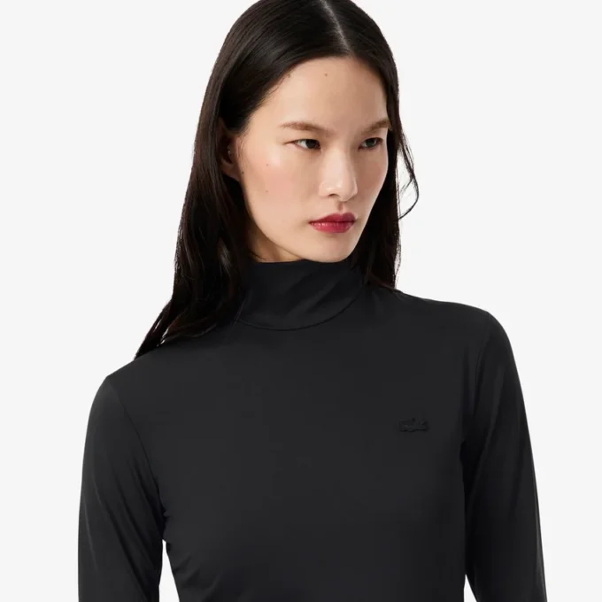 Abito da donna slim fit con collo alto Abito da donna slim fit con collo alto