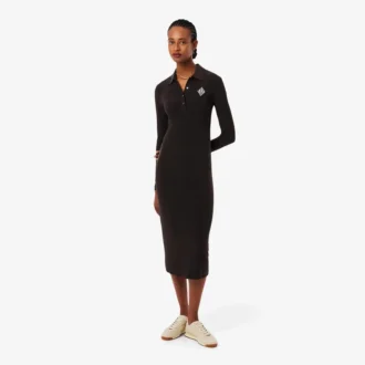 Abito polo slim fit con stemma ricamato