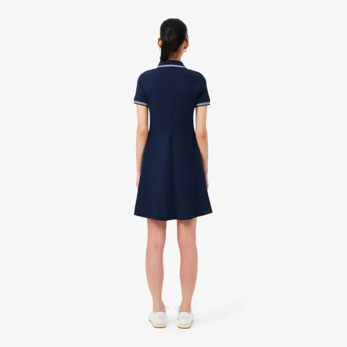 Abito skater da donna con colletto Polo elasticizzato Abito skater da donna con colletto Polo elasticizzato