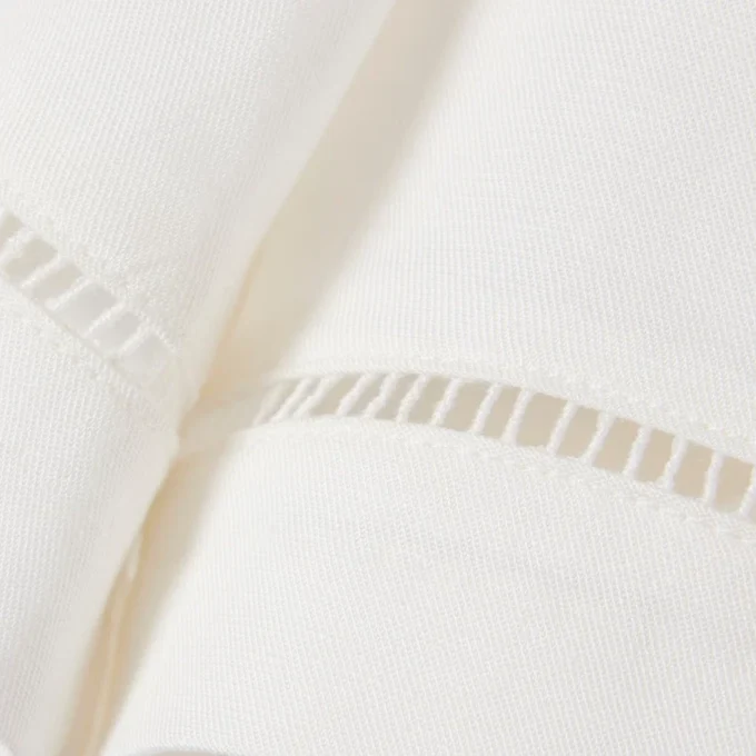 Bermuda oversize in The Blend of linen and cotton from a fluid line Bermuda oversize in The Blend of linen and cotton from a fluid line