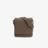 Borsa a tracolla classica con chiusura a patta Borsa a tracolla classica con chiusura a patta