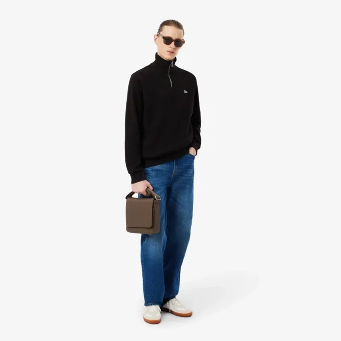 Borsa a tracolla classica con chiusura a patta Borsa a tracolla classica con chiusura a patta