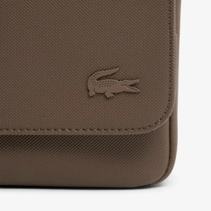 Borsa a tracolla classica con chiusura a patta Borsa a tracolla classica con chiusura a patta