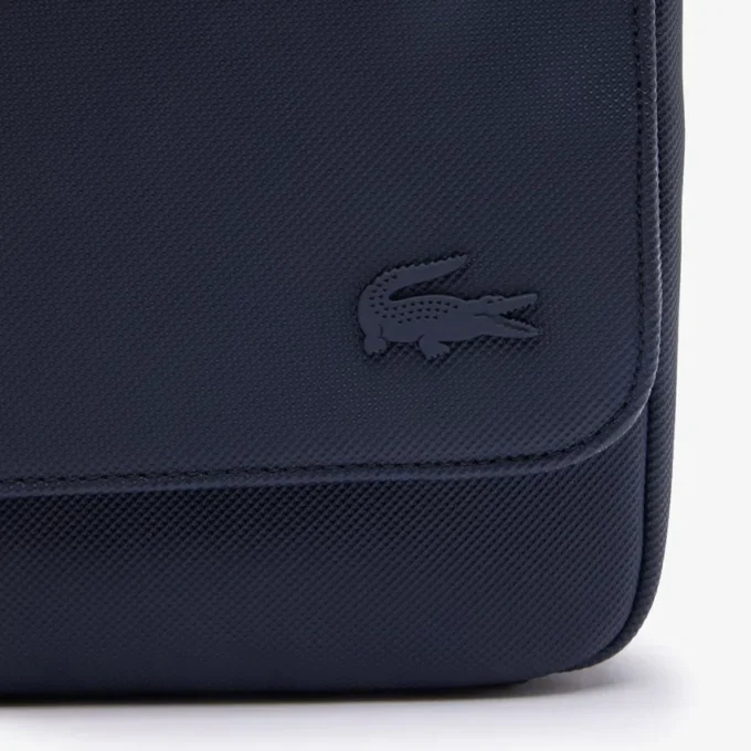 Borsa a tracolla classica con chiusura a patta Borsa a tracolla classica con chiusura a patta
