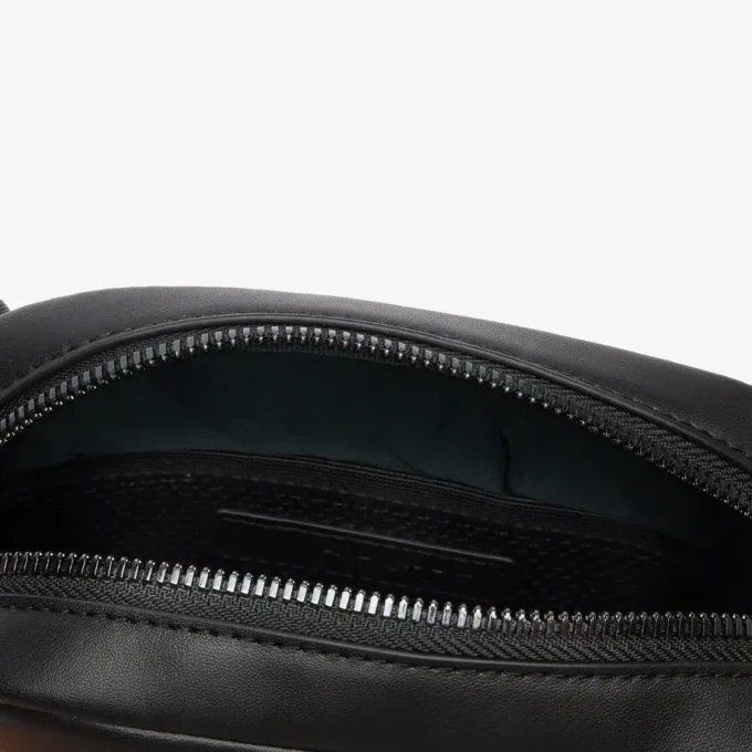 Borsa a tracolla con monogramma Borsa a tracolla con monogramma