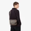 Borsa a tracolla in pelle con chiusura a patta Ossian Borsa a tracolla in pelle con chiusura a patta Ossian