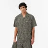 Camicia a maniche corte dalla vestibilità comoda Camicia a maniche corte dalla vestibilità comoda