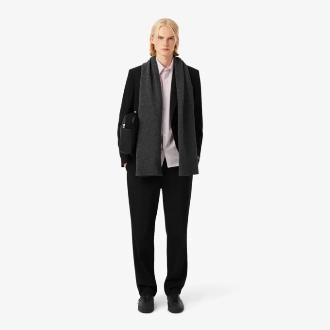 Camicia da uomo a righe con colletto button-down e vestibilità regolare Camicia da uomo a righe con colletto button-down e vestibilità regolare