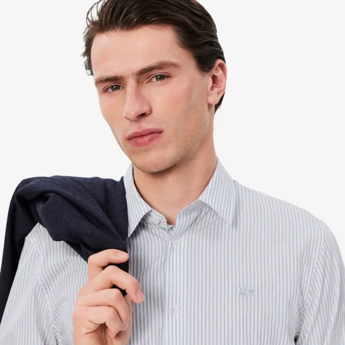Camicia da uomo a righe con colletto button-down e vestibilità regolare Camicia da uomo a righe con colletto button-down e vestibilità regolare