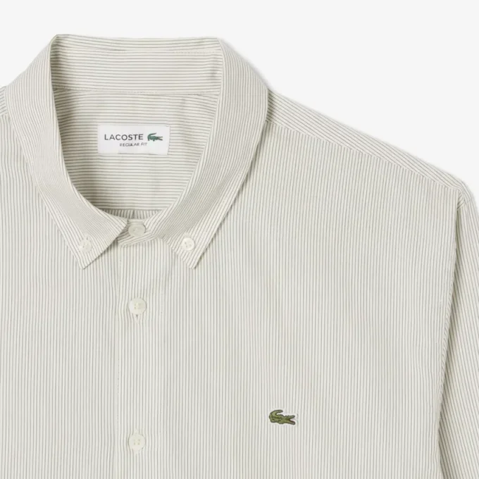 Camicia da uomo a righe con colletto button-down e vestibilità regolare Camicia da uomo a righe con colletto button-down e vestibilità regolare