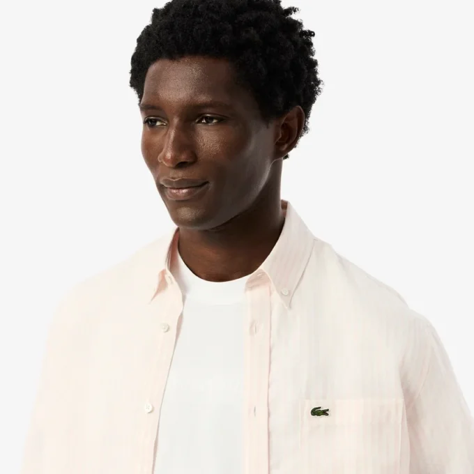 Camicia da uomo in lino a righe dal taglio regolare Camicia da uomo in lino a righe dal taglio regolare