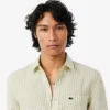Camicia da uomo in lino a righe dal taglio regolare Camicia da uomo in lino a righe dal taglio regolare