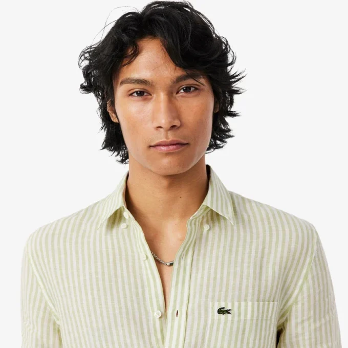 Camicia da uomo in lino a righe dal taglio regolare Camicia da uomo in lino a righe dal taglio regolare