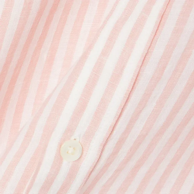 Camicia da uomo in lino a righe dal taglio regolare Camicia da uomo in lino a righe dal taglio regolare