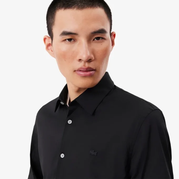 Camicia da uomo slim fit in tessuto elasticizzato con bottoni Camicia da uomo slim fit in tessuto elasticizzato con bottoni