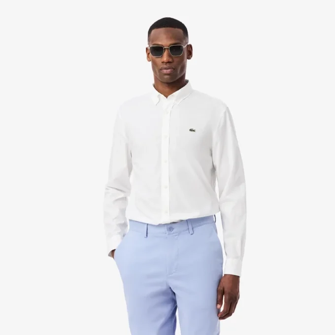 Camicia in popeline elasticizzato dalla vestibilità regolare Camicia in popeline elasticizzato dalla vestibilità regolare