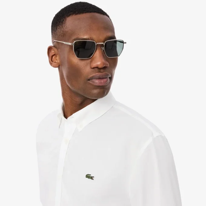 Camicia in popeline elasticizzato dalla vestibilità regolare Camicia in popeline elasticizzato dalla vestibilità regolare