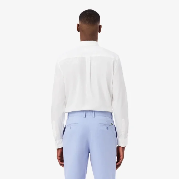 Camicia in popeline elasticizzato dalla vestibilità regolare Camicia in popeline elasticizzato dalla vestibilità regolare