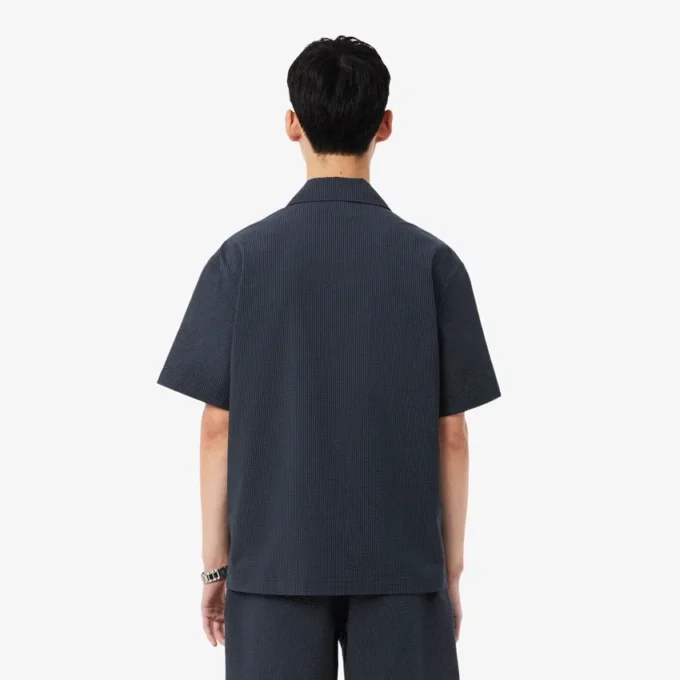 Camicia in seersucker dalla vestibilità comoda Camicia in seersucker dalla vestibilità comoda