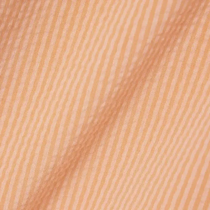 Camicia in seersucker dalla vestibilità comoda Camicia in seersucker dalla vestibilità comoda