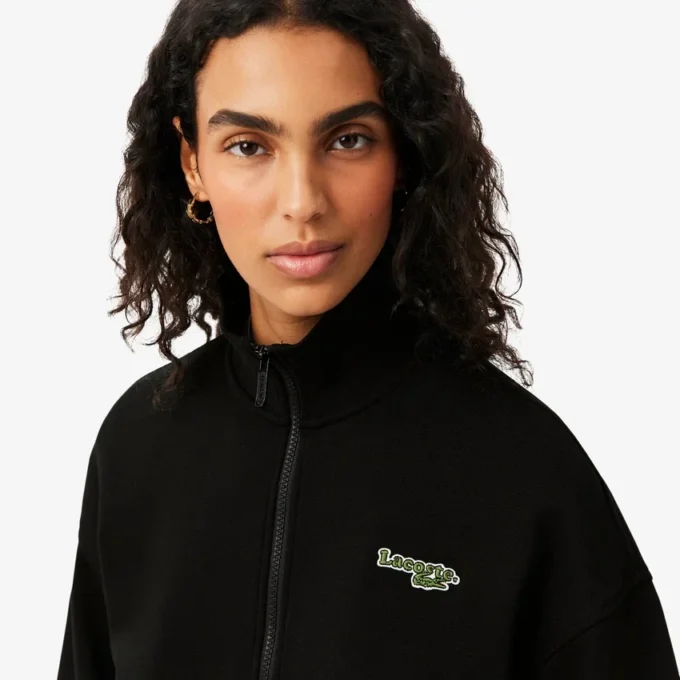 Felpa con zip e badge, vestibilità comoda Felpa con zip e badge, vestibilità comoda