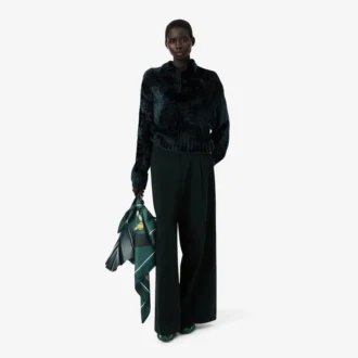 Foulard quadrato in seta con stampa Runway Foulard quadrato in seta con stampa Runway