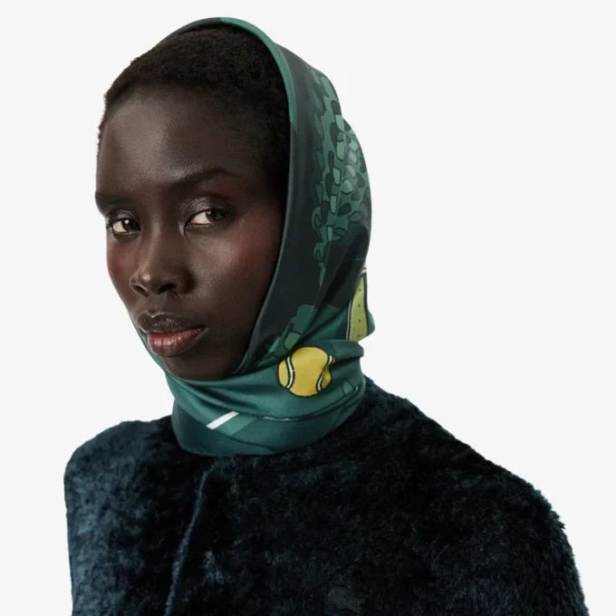 Foulard quadrato in seta con stampa Runway Foulard quadrato in seta con stampa Runway