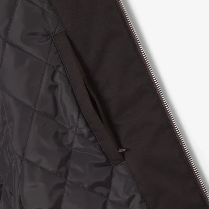 Giacca bomber idrorepellente con badge retrò Giacca bomber idrorepellente con badge retrò
