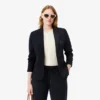Giacca in lana da donna slim fit con logo ricamato Giacca in lana da donna slim fit con logo ricamato