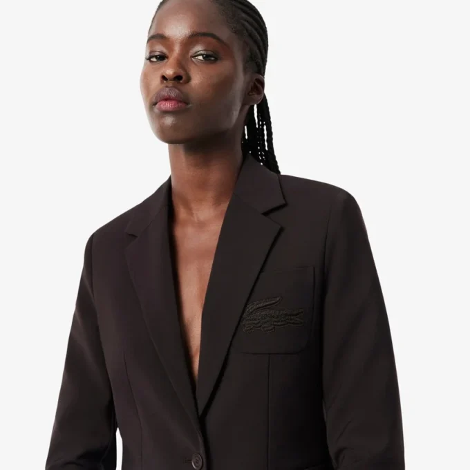 Giacca in lana da donna slim fit con logo ricamato Giacca in lana da donna slim fit con logo ricamato
