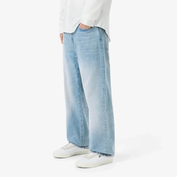 Jeans indaco da uomo a 5 tasche e taglio dritto Jeans indaco da uomo a 5 tasche e taglio dritto