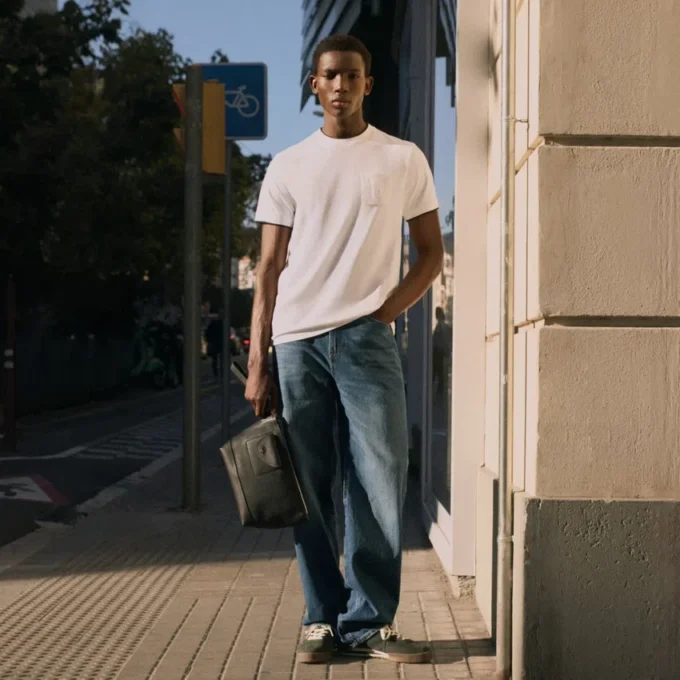 Jeans indaco da uomo a 5 tasche e taglio dritto Jeans indaco da uomo a 5 tasche e taglio dritto