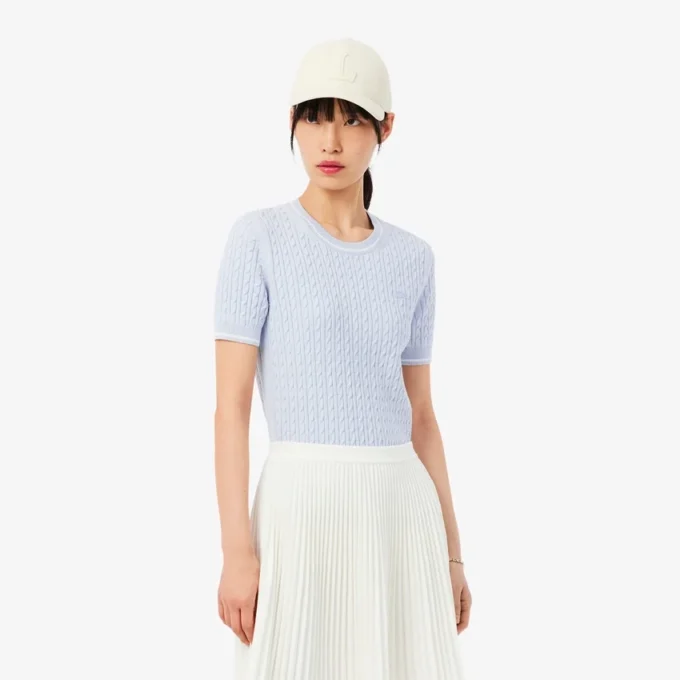 Maglione a maniche corte con lavorazione a trecce Maglione a maniche corte con lavorazione a trecce