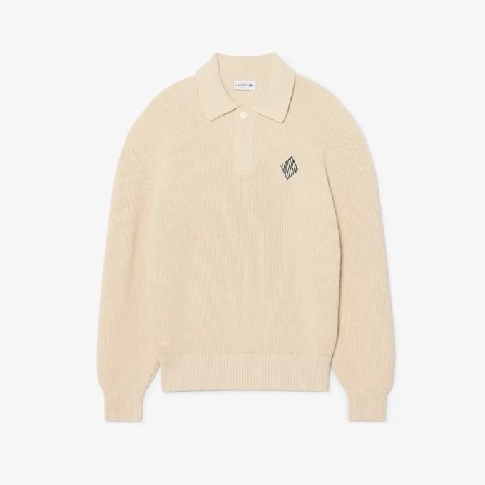 Maglione con collo a polo a coste perlate e dettaglio badge Maglione con collo a polo a coste perlate e dettaglio badge