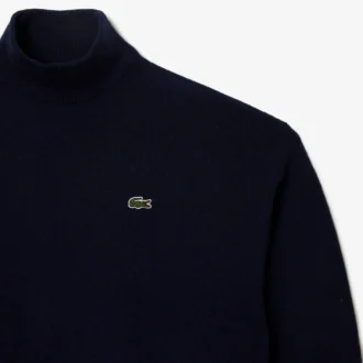 Maglione da donna in lana a collo alto dalla vestibilità comoda Maglione da donna in lana a collo alto dalla vestibilità comoda