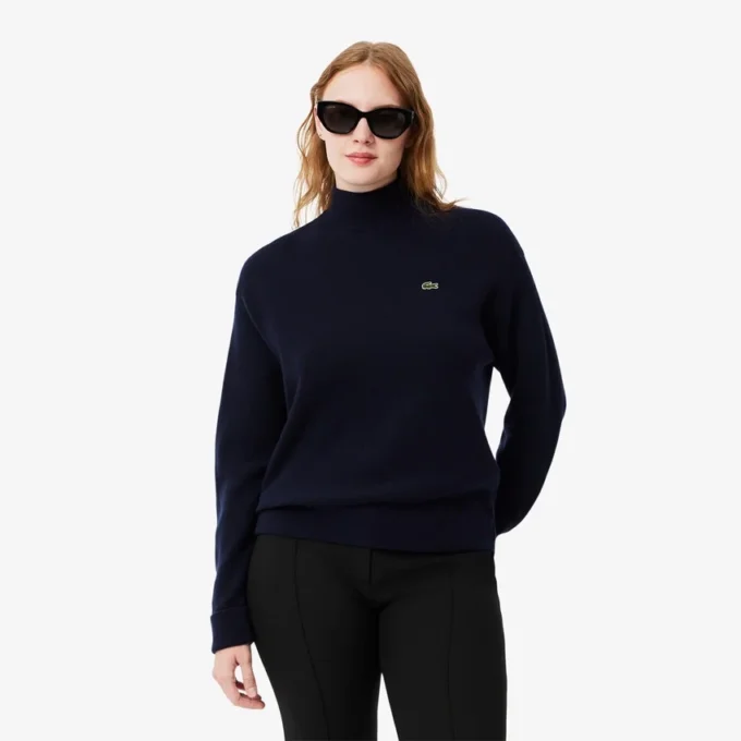 Maglione da donna in lana a collo alto dalla vestibilità comoda Maglione da donna in lana a collo alto dalla vestibilità comoda