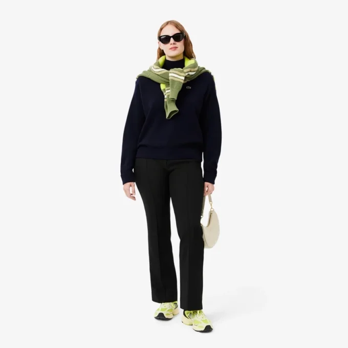 Maglione da donna in lana a collo alto dalla vestibilità comoda Maglione da donna in lana a collo alto dalla vestibilità comoda