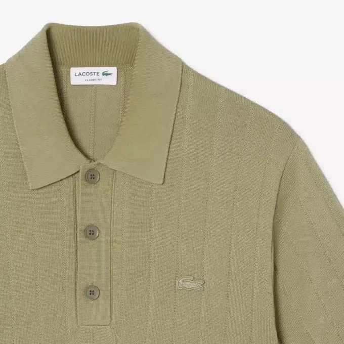 Maglione da uomo in maglia a costine fluida con collo a polo Maglione da uomo in maglia a costine fluida con collo a polo