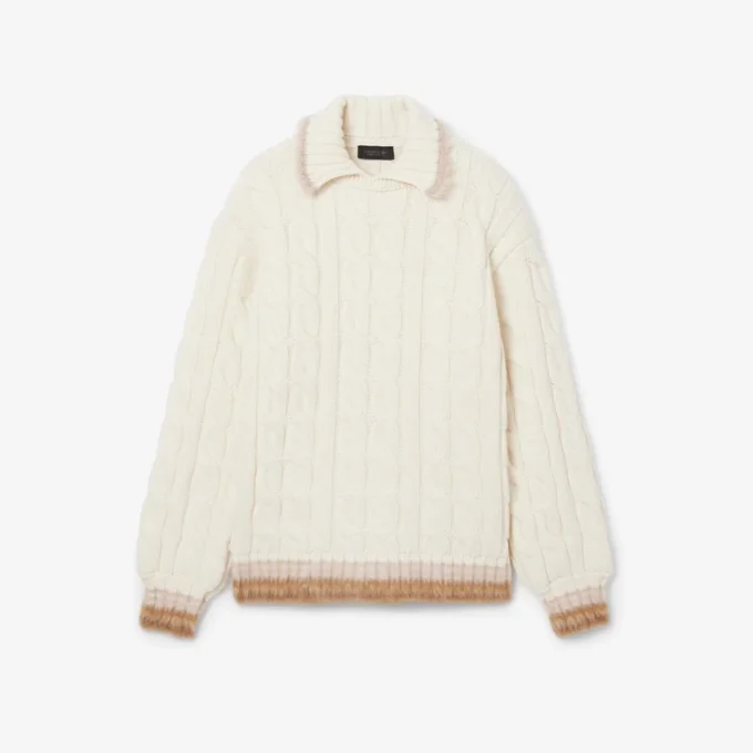 Maglione in lana con collo polo e lavorazione a trecce Maglione in lana con collo polo e lavorazione a trecce