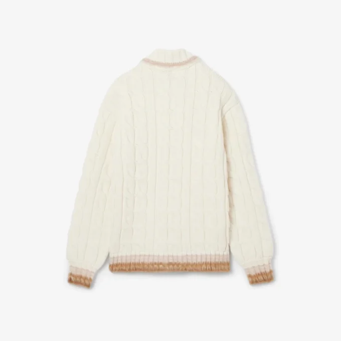 Maglione in lana con collo polo e lavorazione a trecce Maglione in lana con collo polo e lavorazione a trecce