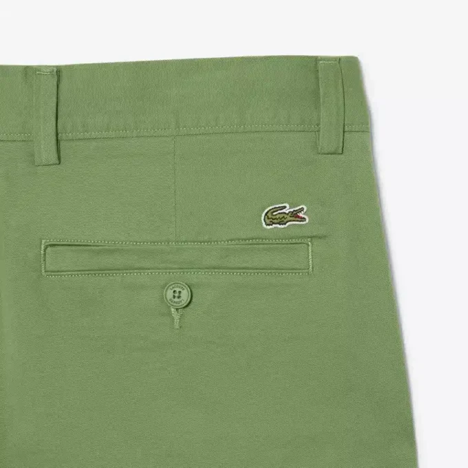 Pantaloncini chino in twill elasticizzato Pantaloncini chino in twill elasticizzato