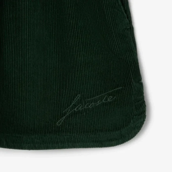 Pantaloncini da donna in velluto a coste dal taglio comodo Pantaloncini da donna in velluto a coste dal taglio comodo