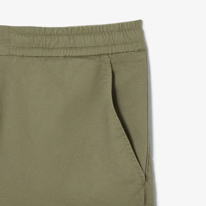 Pantaloncini in cotone elasticizzato dalla vestibilità regolare Pantaloncini in cotone elasticizzato dalla vestibilità regolare