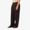 Pantaloni a pieghe in piqué da uomo dalla vestibilità ampia Pantaloni a pieghe in piqué da uomo dalla vestibilità ampia