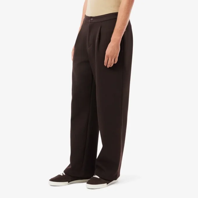 Pantaloni a pieghe in piqué da uomo dalla vestibilità ampia Pantaloni a pieghe in piqué da uomo dalla vestibilità ampia