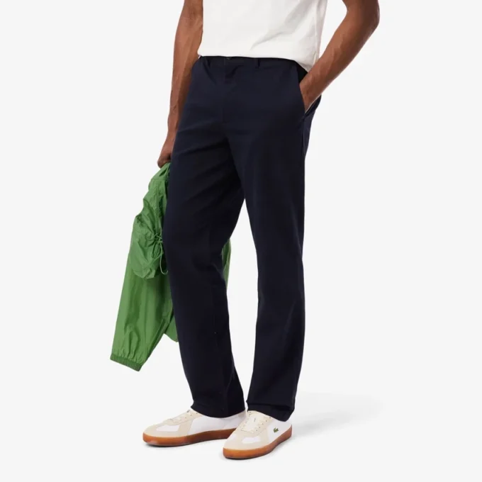 Pantaloni chino in cotone dalla vestibilità regolare Pantaloni chino in cotone dalla vestibilità regolare