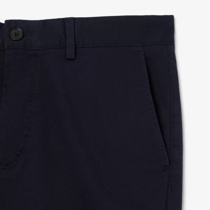 Pantaloni chino in cotone dalla vestibilità regolare Pantaloni chino in cotone dalla vestibilità regolare